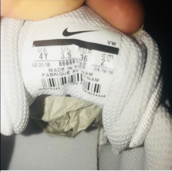 Sold - NWOT Nike Boy's  Infuriate Basketball Shoes - Picture 7 of 7